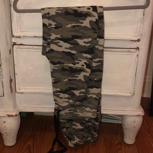 Bobbie Brooks Ladies Camo Sweatpants